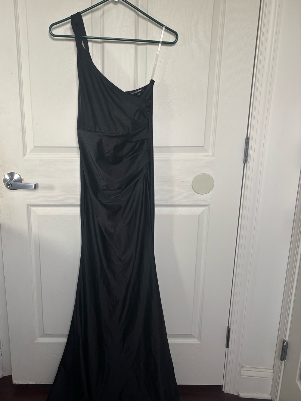 One-Shoulder Black Evening Dress